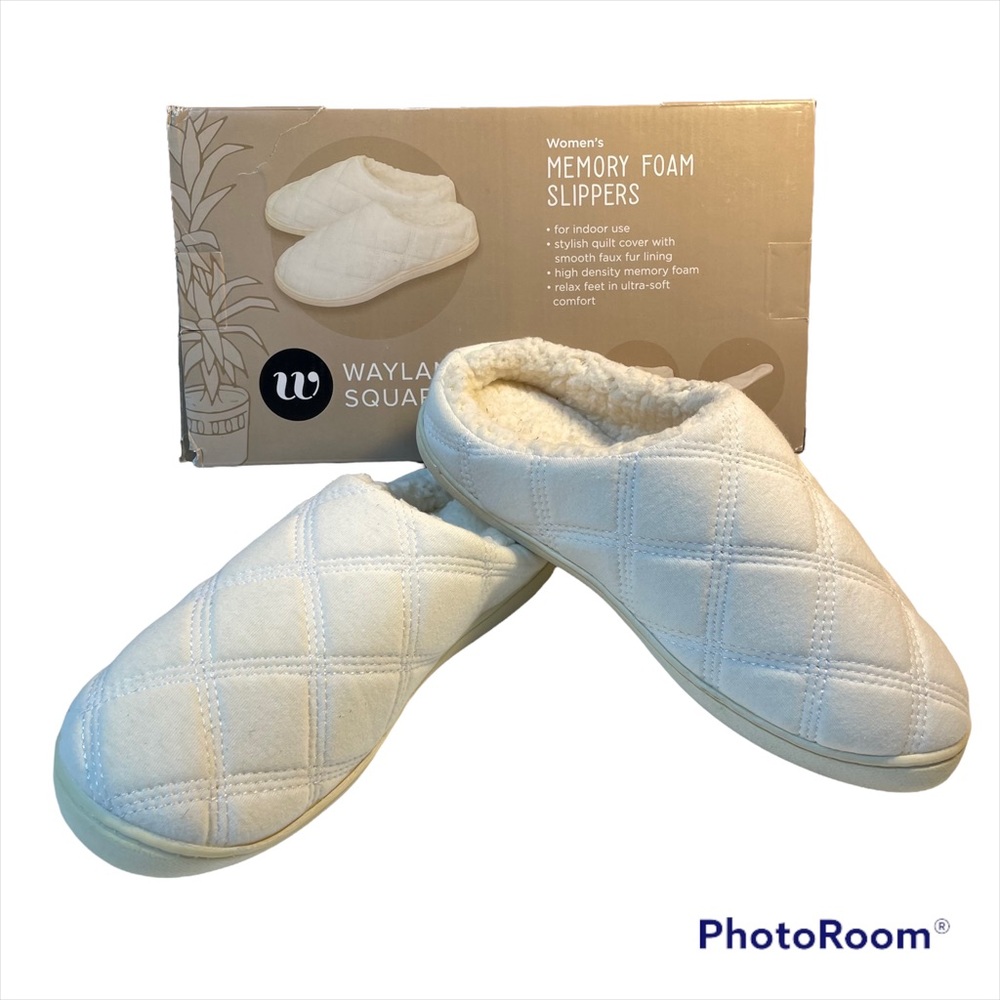 NWT memory foam quilt cover slippers with faux fur lining - ivory Size S (7-8)